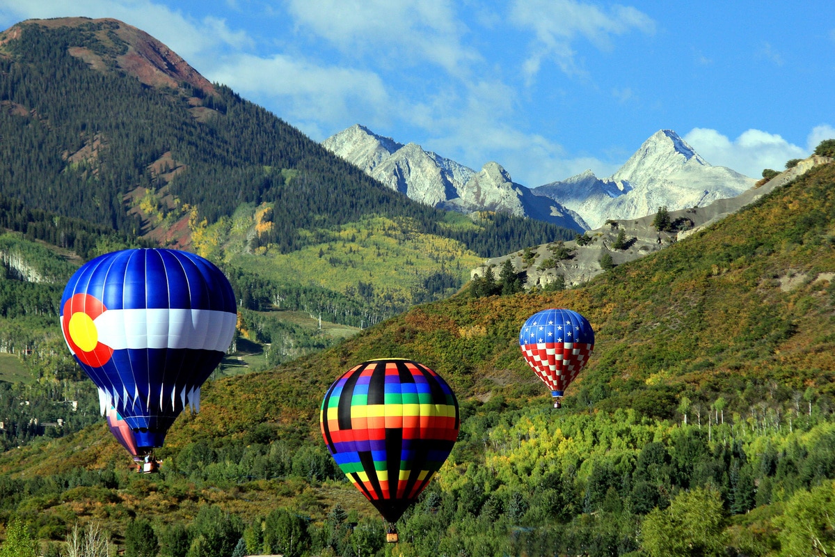 Hundreds of Colorful, Glowing Hot Air Balloons Will Take Flight In