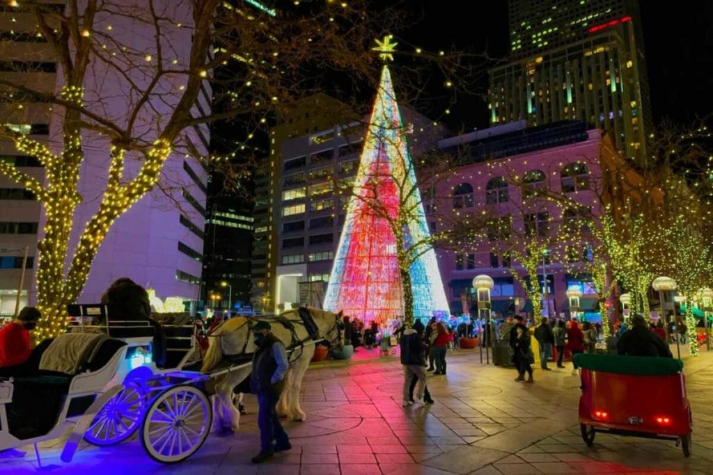 The Mile High Tree In Denver Is The Best Family Friendly, Free Holiday Activity
